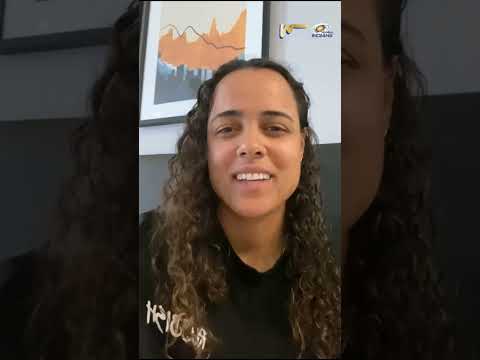 Chloe Tryon acing her bambaiyya lessons already! 🥹 #MumbaiIndians #OneFamily #AaliRe