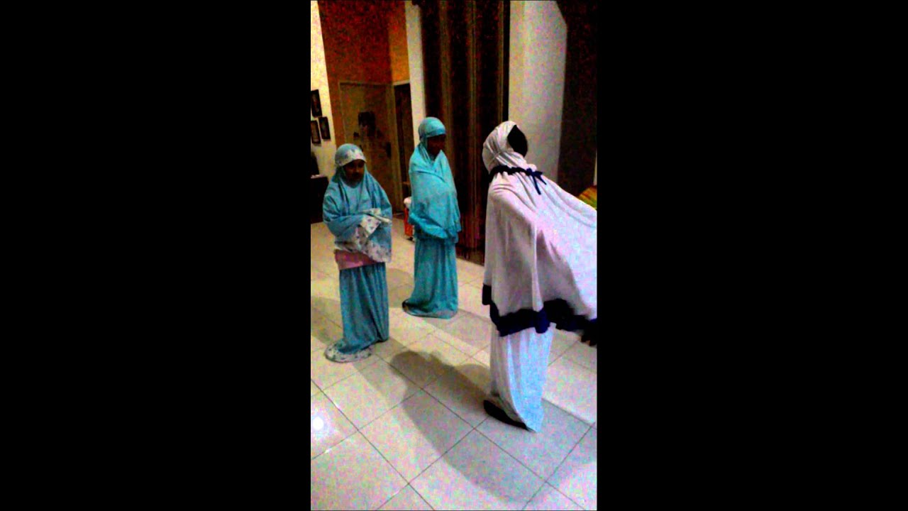 Video Lucu Saat Shalat yang Asli 😂
