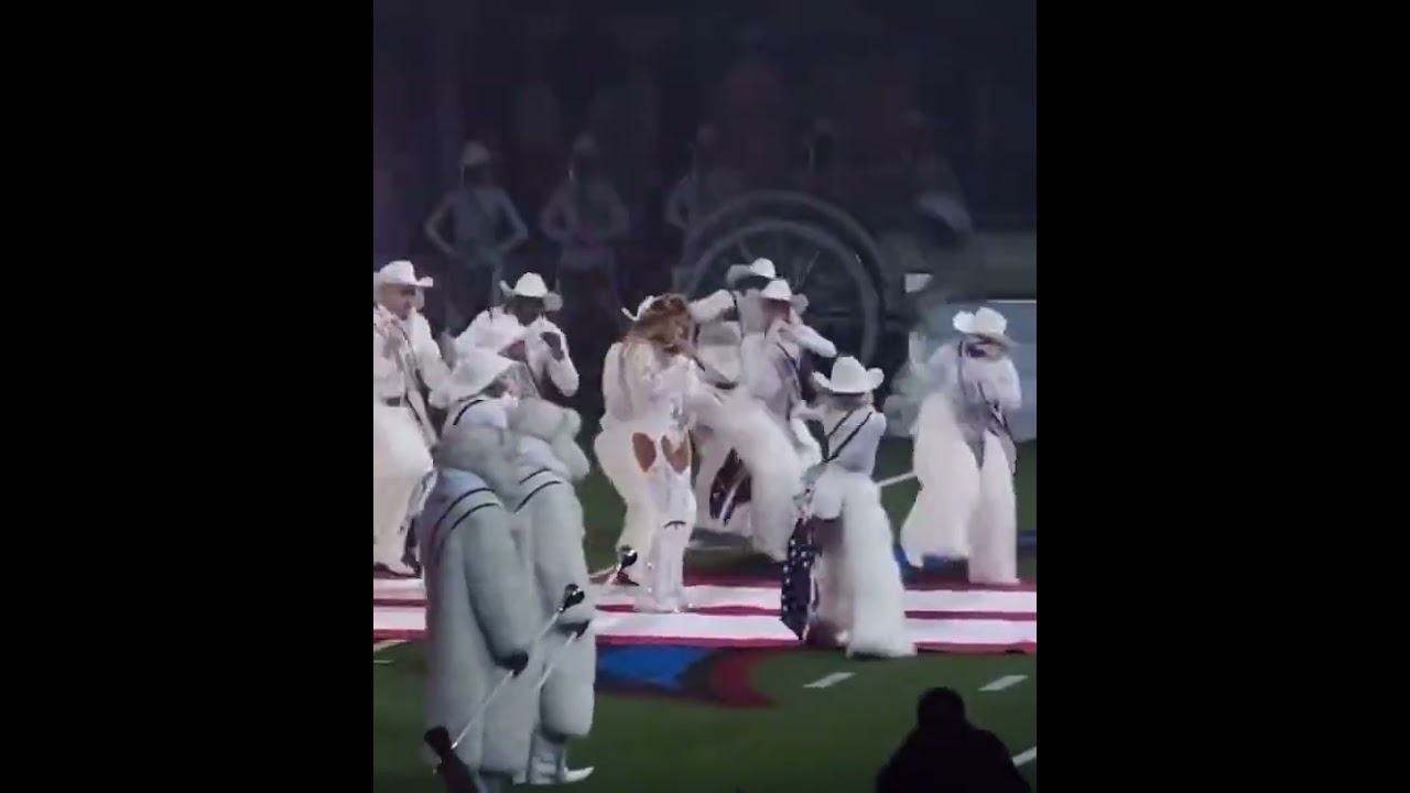 Beyoncé Does The Buckin Challenge At NFL Halftime Show #beyonce #beyoncé #cowboycarter #halftimeshow