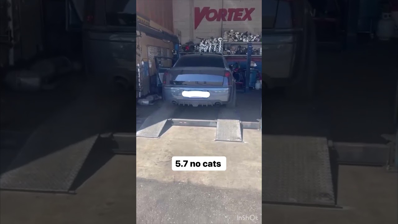 Chrysler 300C 2005 5.7 V8 Straight Pipe 🔧