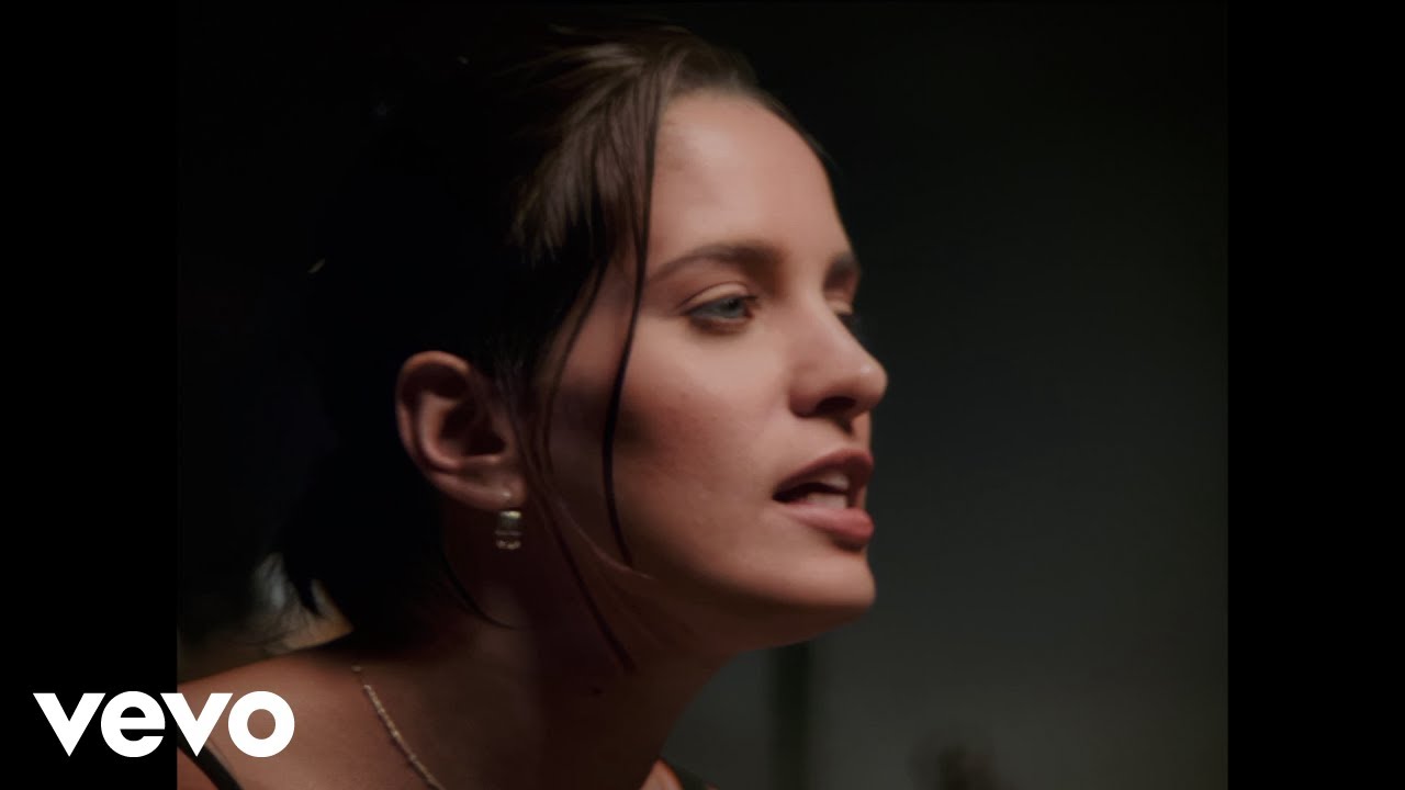 Chantal Kreviazuk - Leaving On A Jet Plane (Remastered HD)