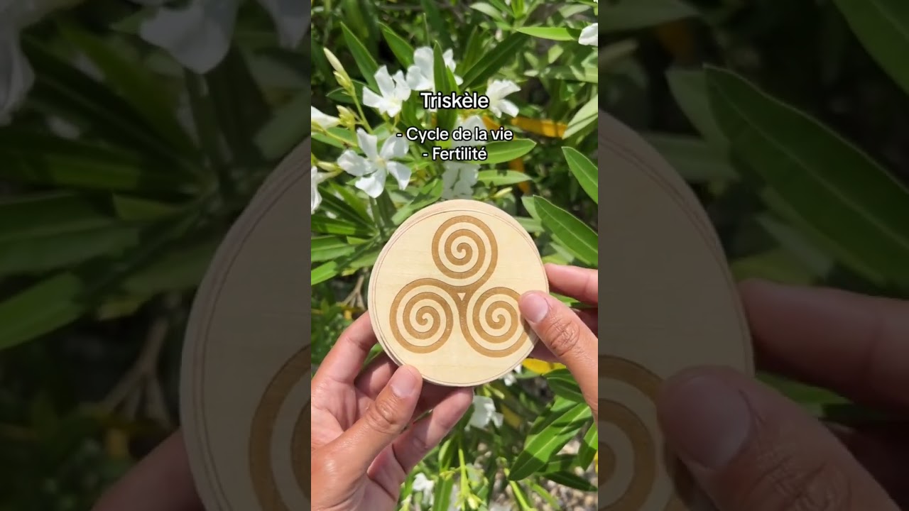 Symboles magiques artisanaux en bois de tilleul ✨