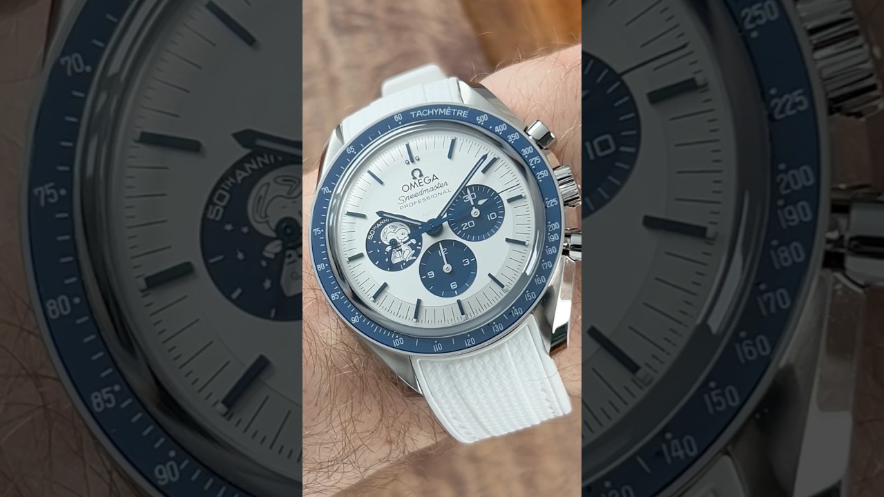 Unboxing the Omega Speedmaster Moonwatch Silver Snoopy Award 60th Anniversary