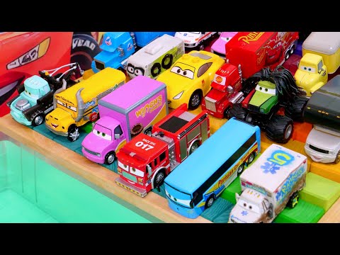 Disney Cars â Let's roll big Cars mini cars down colorful slopes!