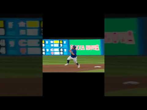 Alejandro Kirk Running The Bases