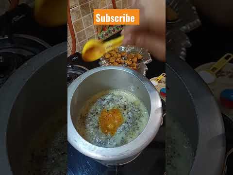 आधे घंटे में बनने वाली कड़ी अब 10 मिनट  में बनाएं कुकर में /Besan Kadhi in  Cooker With 4 Whistles.