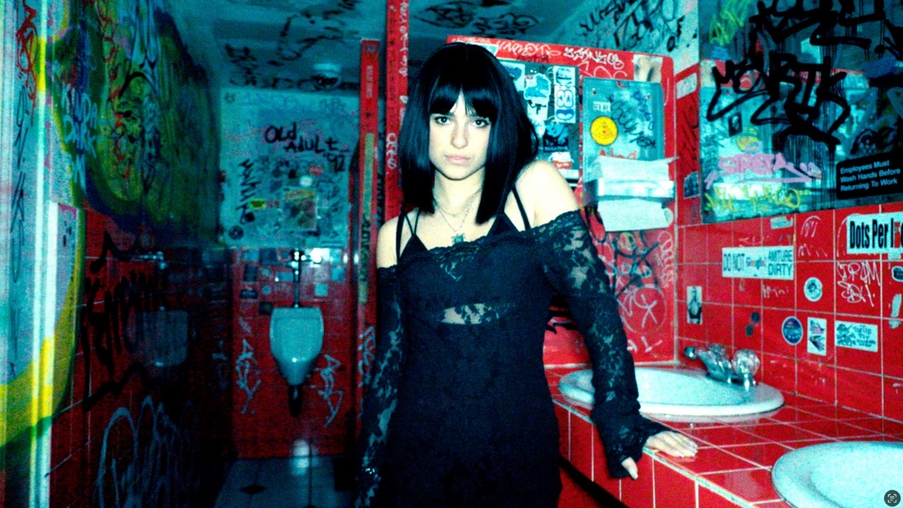 Renforshort - Feeling Good (Official Music Video)