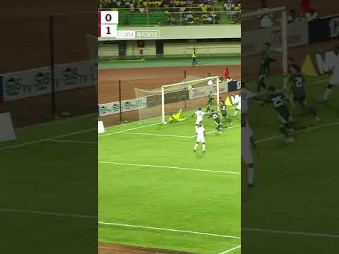 🇩🇿 Il a sauvé l'#Algérie à la dernière minute de jeu ! Quel arrêt de Guendouz !