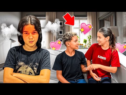 EPISÓDIO 8 - KELY NÃO ESTÁ GOSTANDO DA APROXIMAÇÃO DE ARTHUR E JÚLIA (SÉRIE TURMA DO TUTU)