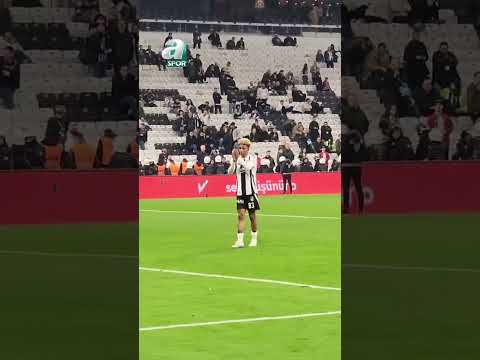 Beşiktaş’ta Gedson Fernandes, Maçın Bitiminde Tek Başına Tribünlerden Özür Diledi
