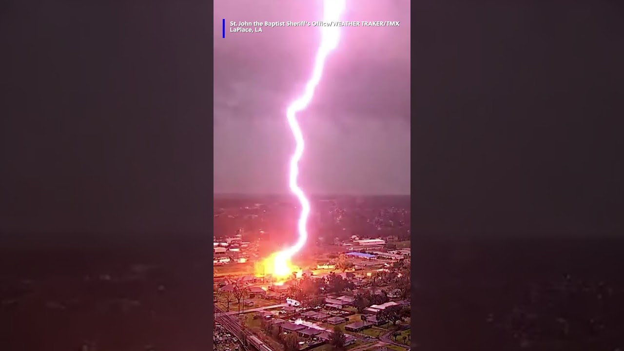 Lightning Strikes Near Louisiana Sheriff’s Office ⚡