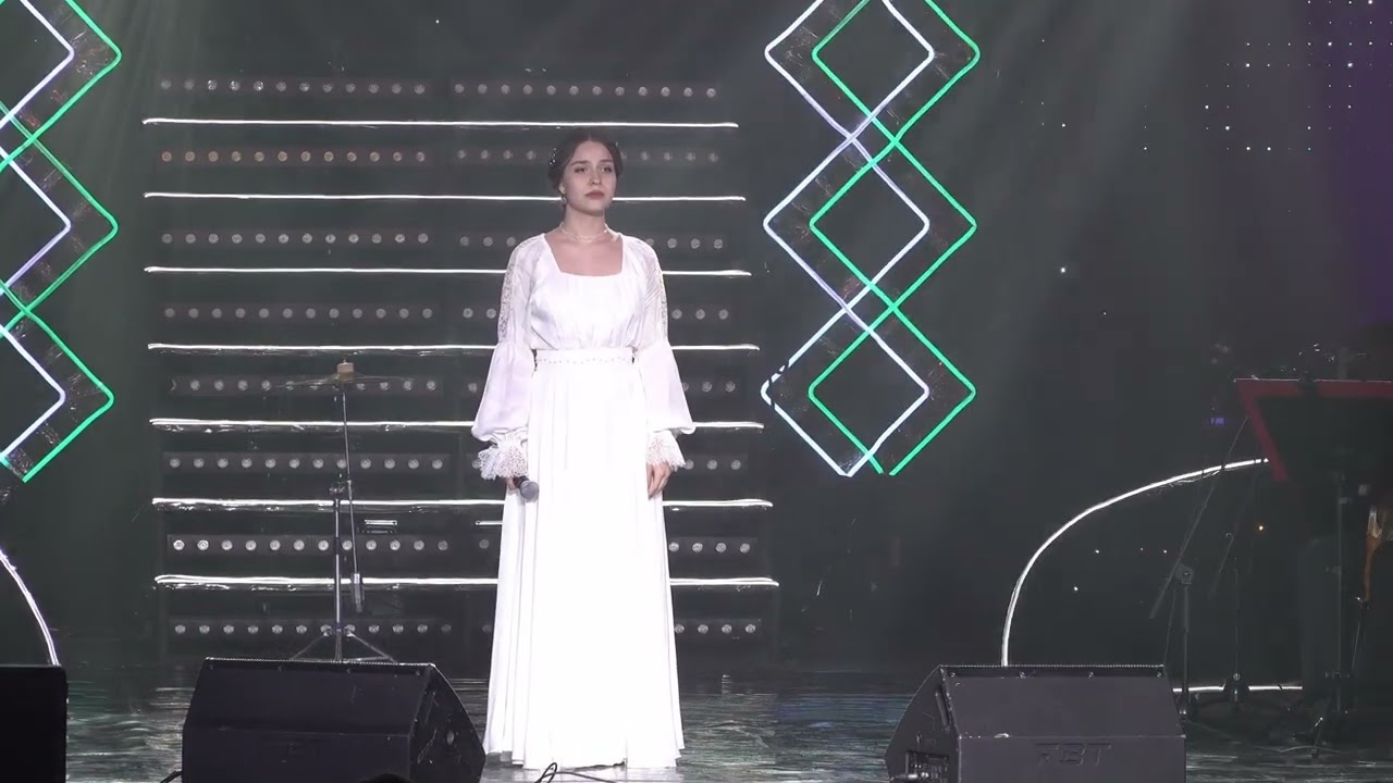 Дарья Тойвонен выступает на фестивале 'Оптинская весна' в Козельске 2023 🎶