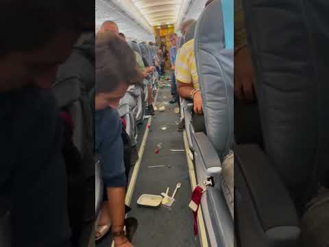 İstanbul-Bakü Uçağı Türbülansa Girdi ✈️