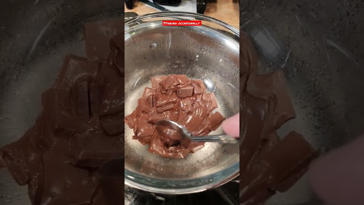 Step-by-Step Guide: Melting Chocolate Using a Bain Marie 🍫