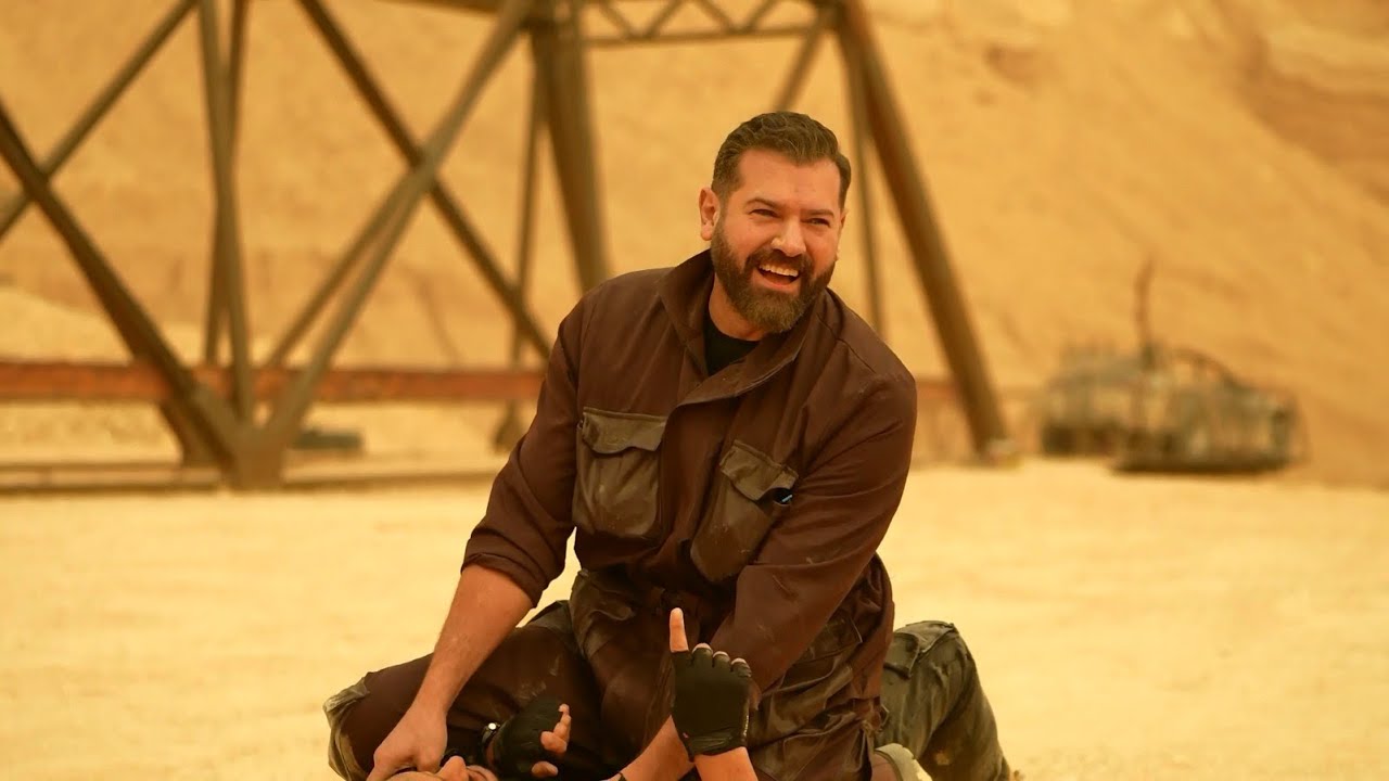 عمرو يوسف يضحك بعد مقلب رامز جلال 🎬