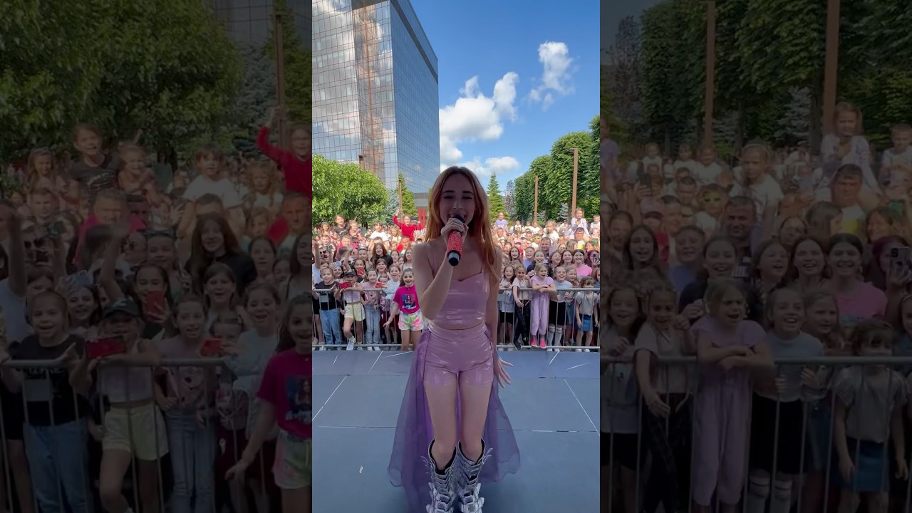 Andra Gogan's Most Energetic Concert Dance 😂