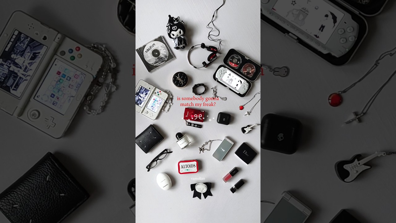 Daily essentials  ᡣ𐭩 •｡ꪆৎ ˚⋅ #psp #flipphone #3ds #y2k #tech #2000s #nostalgiacore