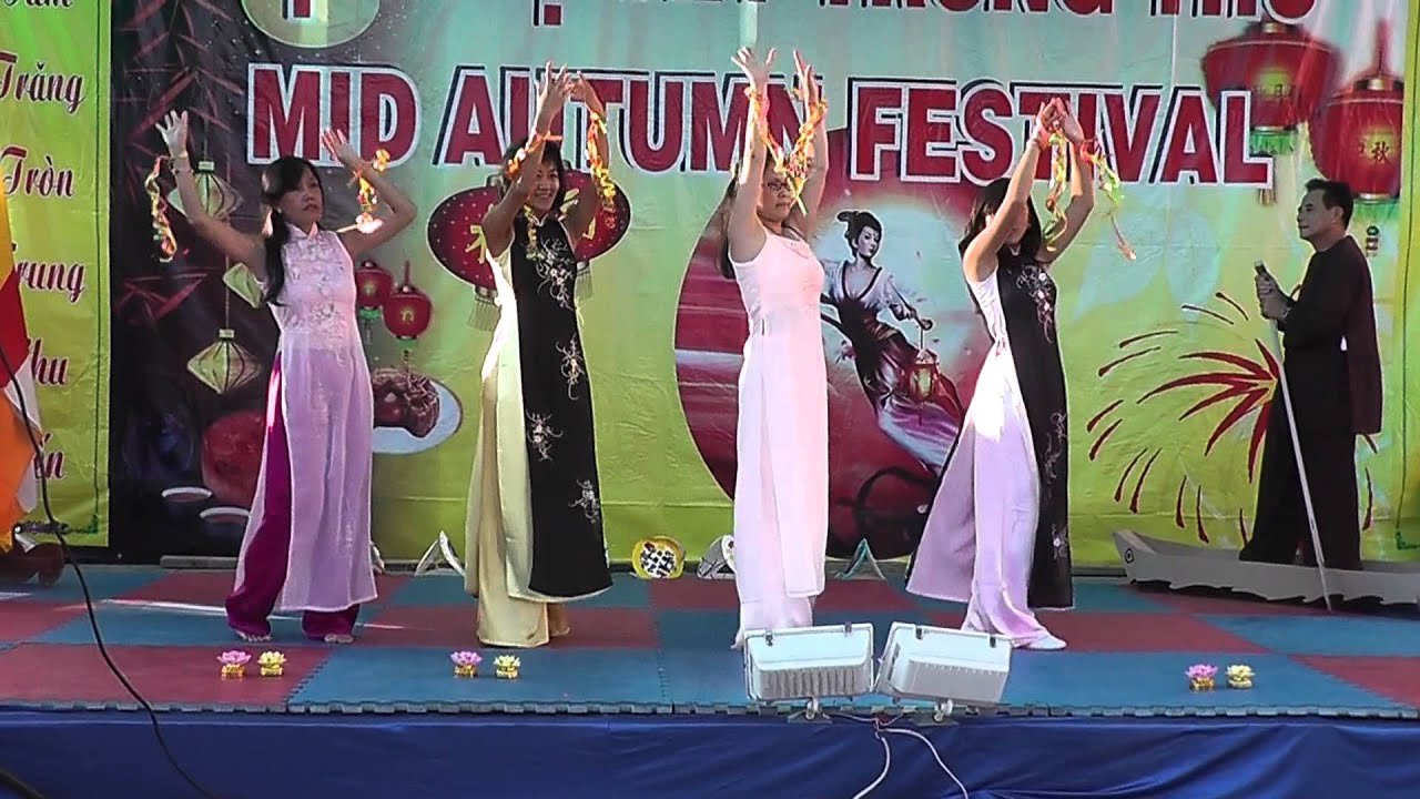 Mua Con Do by Canh Nhan Trang at An Lac Temple 🎶