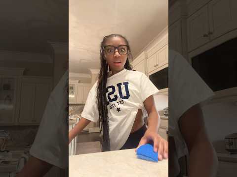 AHH!! ( would i be a good mom?? ) 🤰🏽🥰