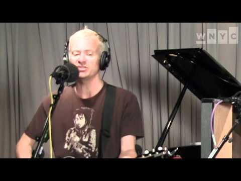 Fountains of Wayne Play "The Summer Place" Live on Soundcheck