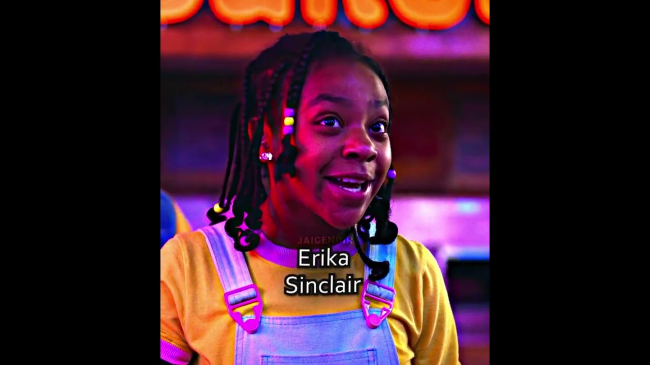 Erika Humiliates Murray 🤣 | Stranger Things S3E8 #Shorts