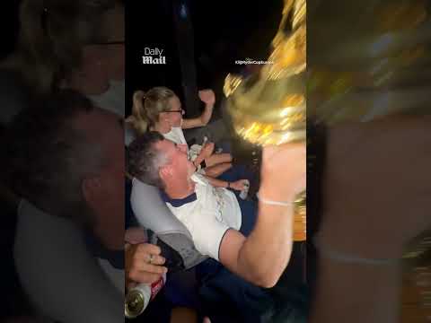 Team Europe serenading Rory McIlroy with his famous 'In Your Head' chant 🤩🎤 🎥 #rorymcilroy #golf