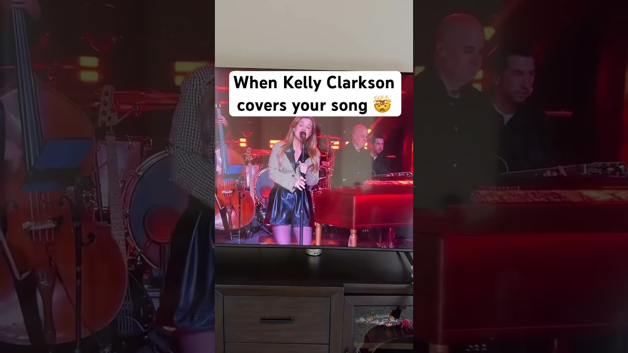 Kelly Clarkson Performs Elizabeth Nichols' 'I Got A New One' 🎤