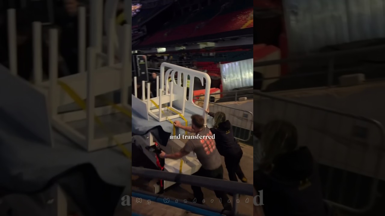 Taylor Swift’s Stage Props: Packing Secrets Revealed 🎤