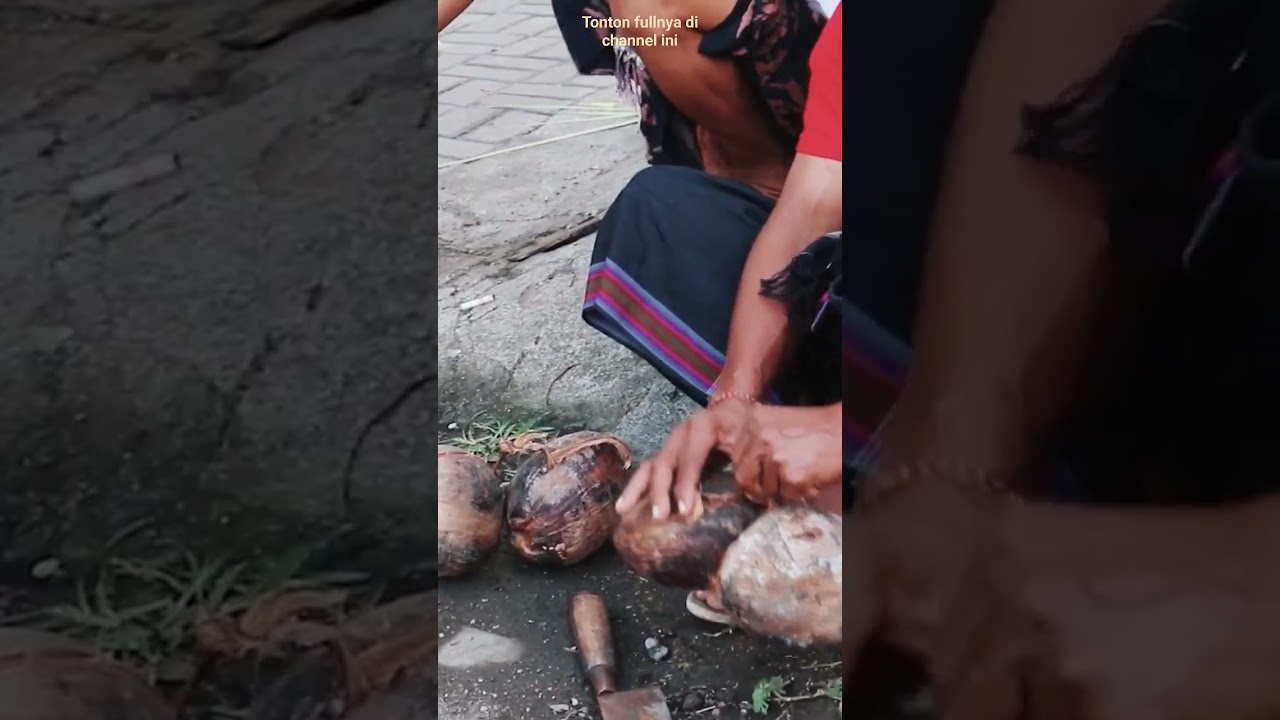 Gotong Royong Karya Pujawali di Banjar Pengenderan