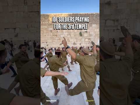 IDF Soldiers DANCING at the Western Wall. #israel