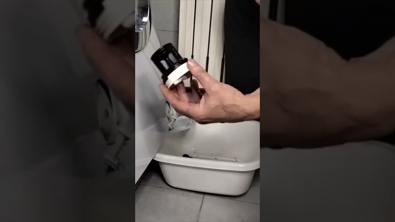 Pulizia filtro: evita di gettare la lavatrice