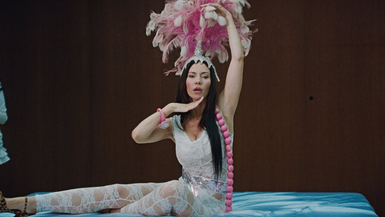 MARINA - I ﹤3 YOU (Official Video)