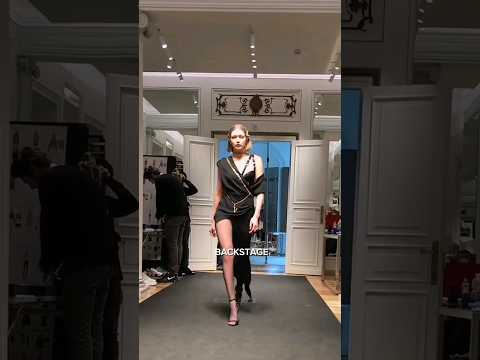 GIGI HADID BACKSTAGE VS RUNWAY WALK 💫 #model #viral #runway