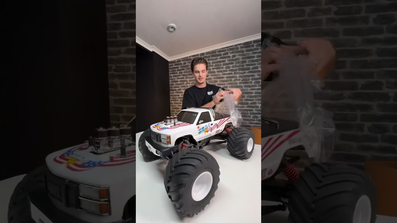 Kyosho USA-1 RC Monster Truck Unboxing 🚗