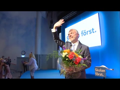 Liberalerna â SvĂ„rt lĂ€ge för pressad Björklund - Nyheterna (TV4)