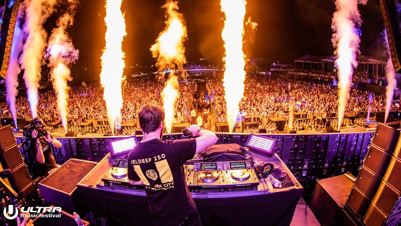 Oliver Heldens Performs at Ultra Miami 2019 🎶