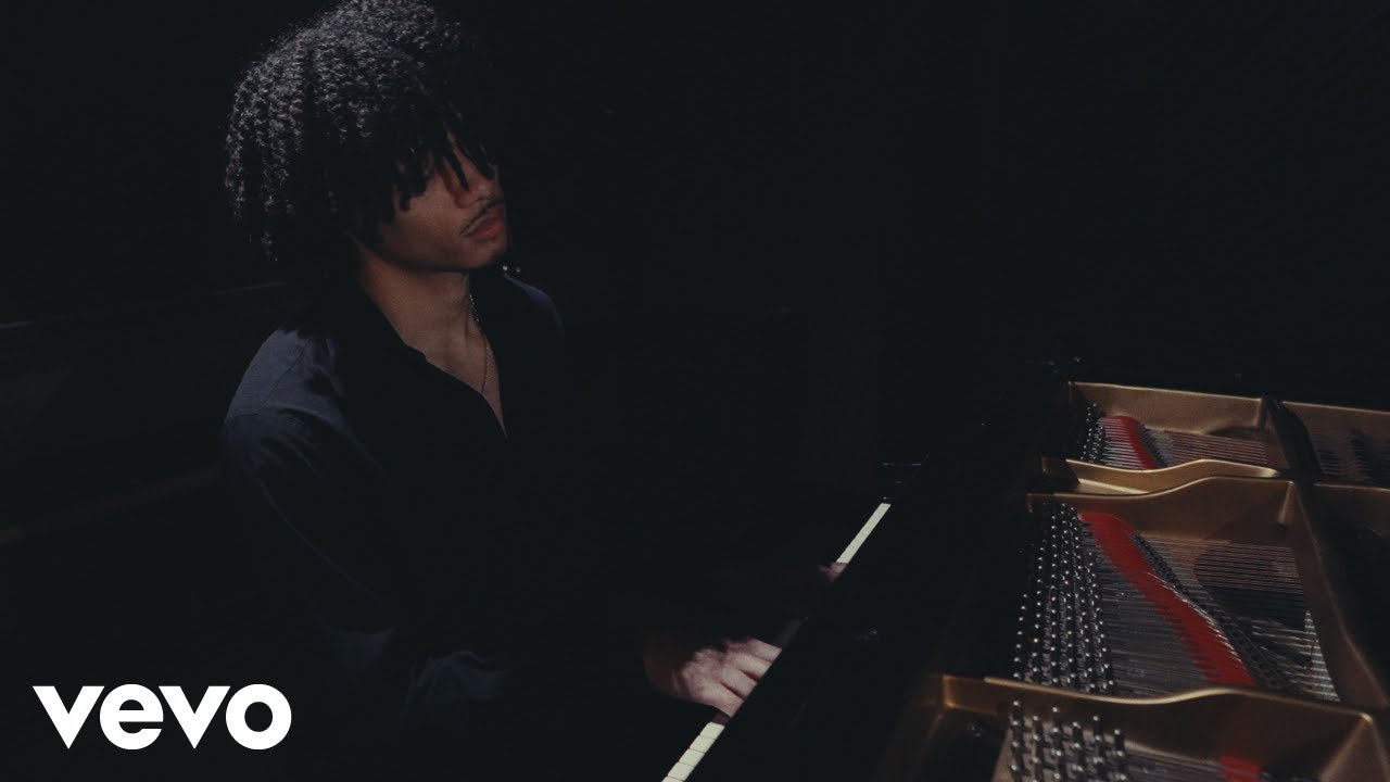 Bryant Barnes - 'I'd Rather Pretend' 🎶 Official Lyric Video