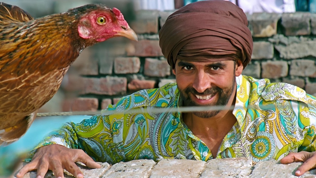 मुर्गी पकड़ने के चक्कर में Happy Singh ने किया पूरे गांव को Unhappy 😜 Akshay Kumar - Singh Is Kinng