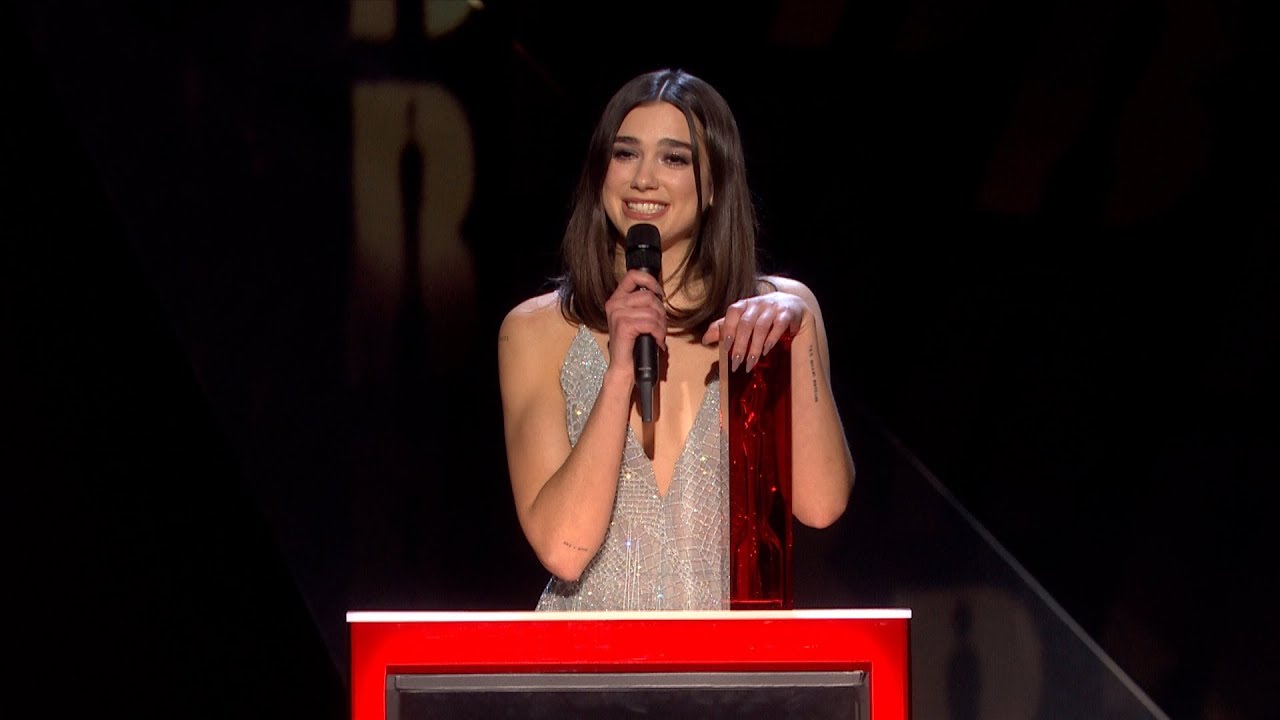 Dua Lipa wins British Female Solo Artist | The BRIT Awards 2018