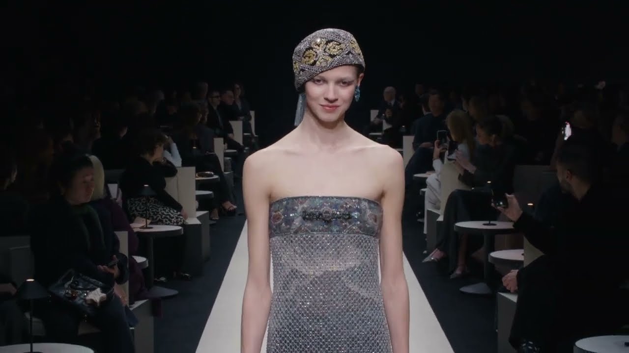 Giorgio Armani Fall/Winter 2025 Womenswear Collection: Timeless Elegance Reimagined ✨