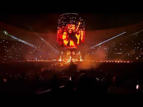 Indochine Karma Girls Central Tour at Stade de France 2022 🎶