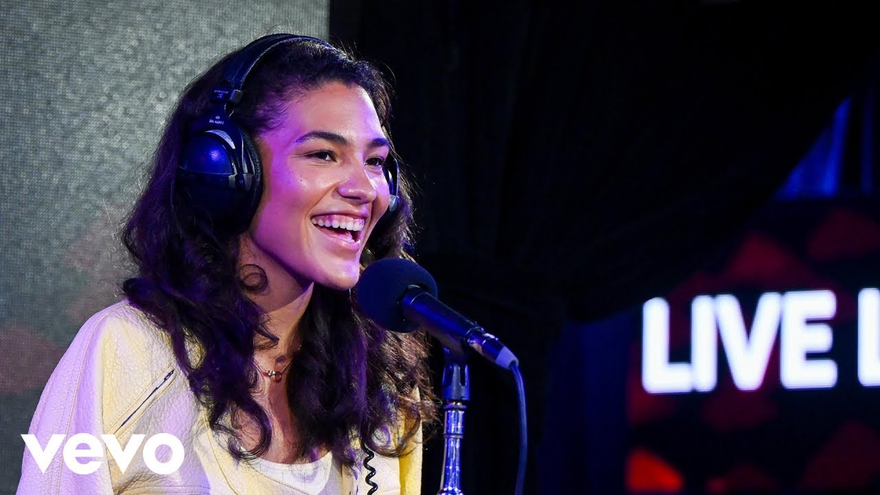 Olivia Dean Performs 'Man I Need' Live Lounge 🎶
