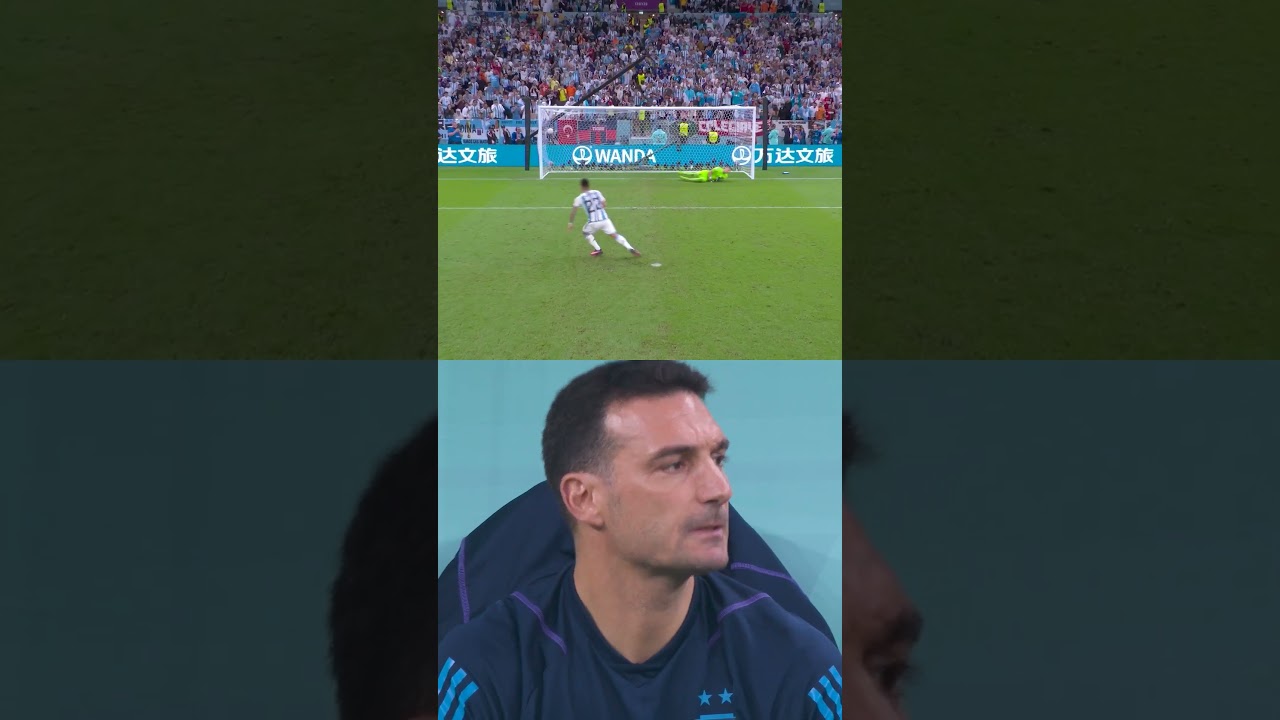 Lionel Scaloni's Excited Reaction to Lautaro Martinez's Penalty ⚽
