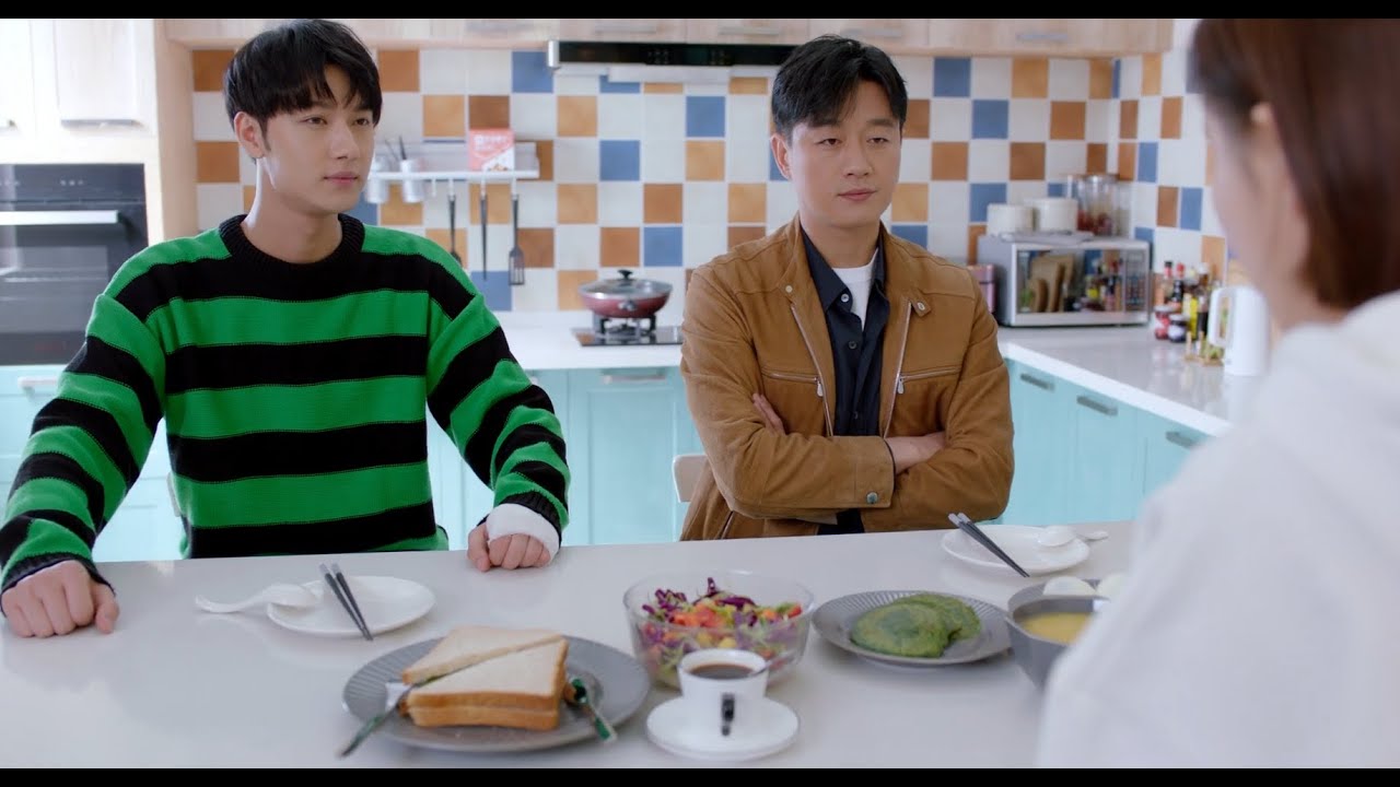 من يفوز بقلب يو تشينغ؟ | مشهد من مسلسل سنتيمتر الحب