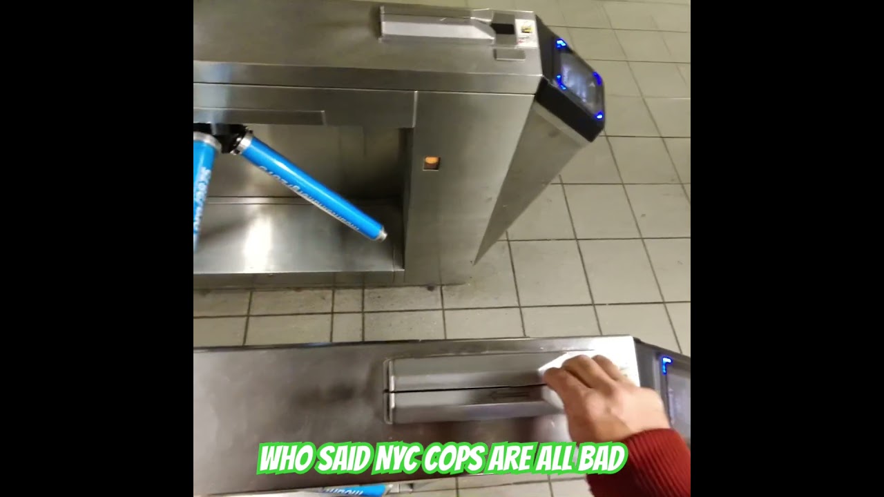 Day 1 in NYC 2025: Police Let Me Through Subway Gate 🚇