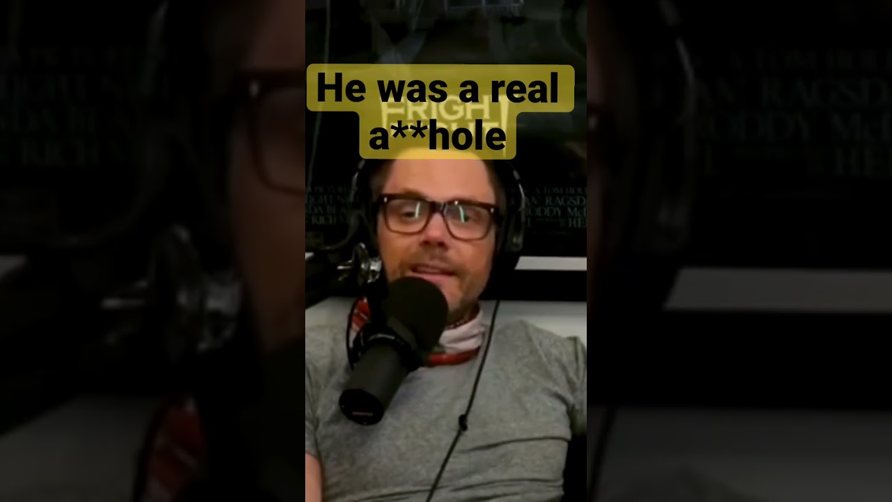 Joel McHale Shares His Take on Chevy Chase in COMMUNITY