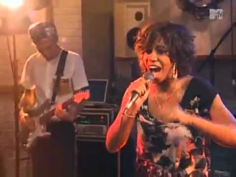 Santigold - Lights Out (Live)