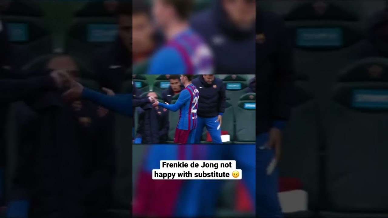 Frenkie de Jong Dissatisfied with Substitute Performance vs Elche ⚽