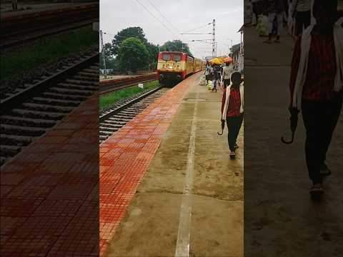 Train sound 😱# Train Horn📯# trainer awaaz#rail journey#short #video 😍😍