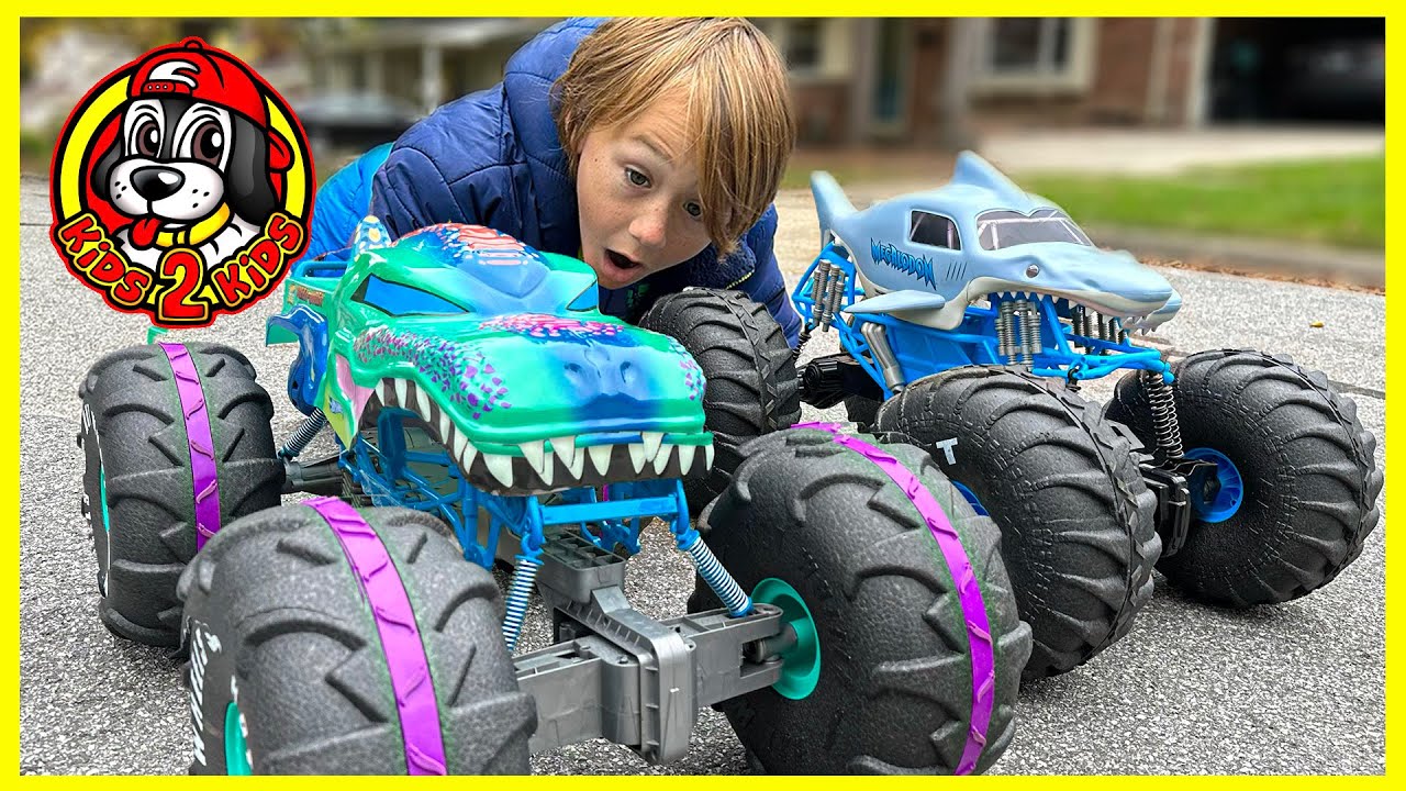 Hot Wheels XL MEGA-WREX RC Monster Truck Unboxing & Battle
